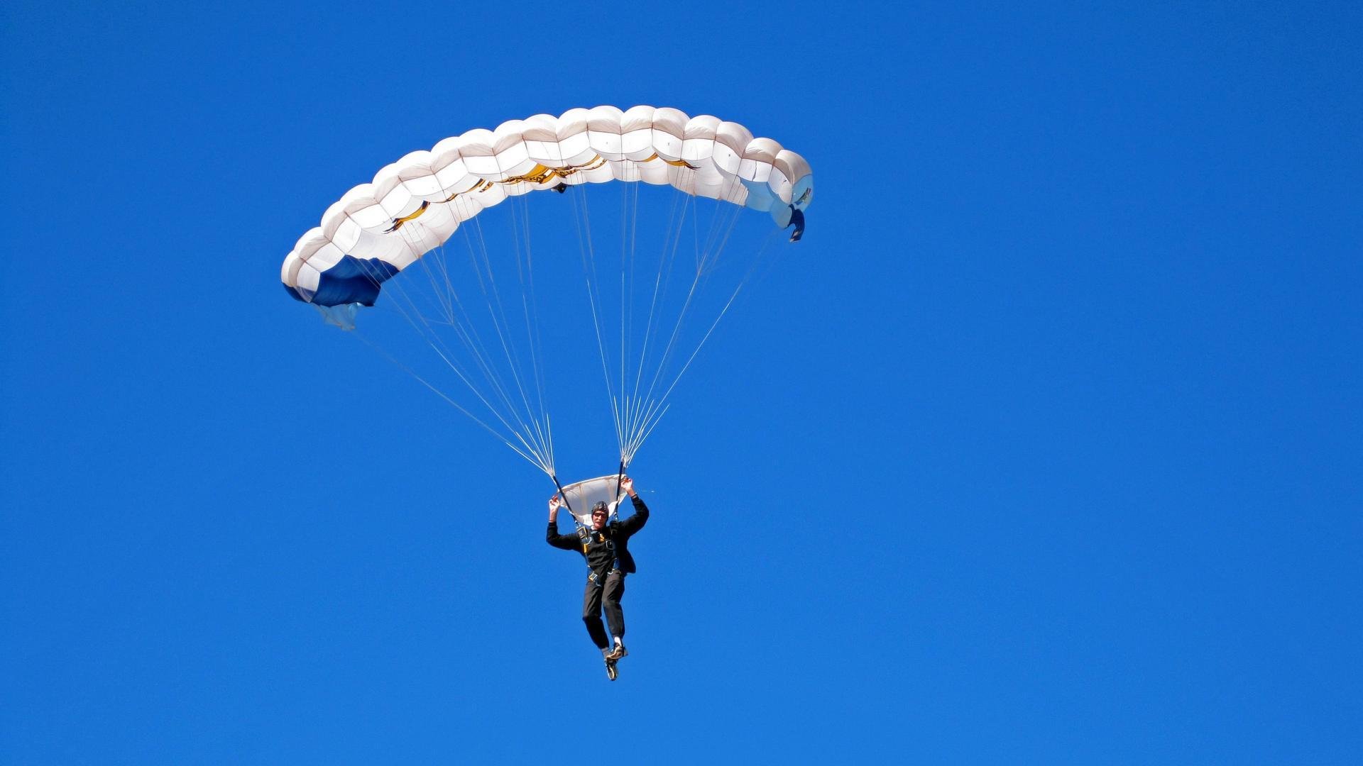 校园篮球推广计划覆盖两千余所中小学，校园篮球开展